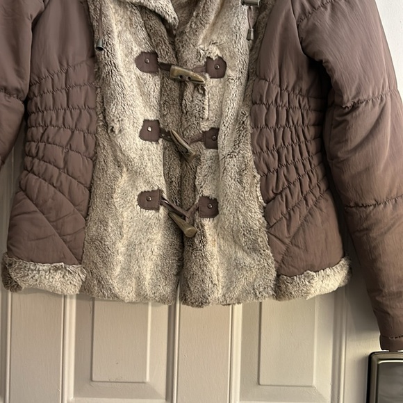 MONTANACO FAUX FUR JACKET MEDIUM - Picture 4 of 15